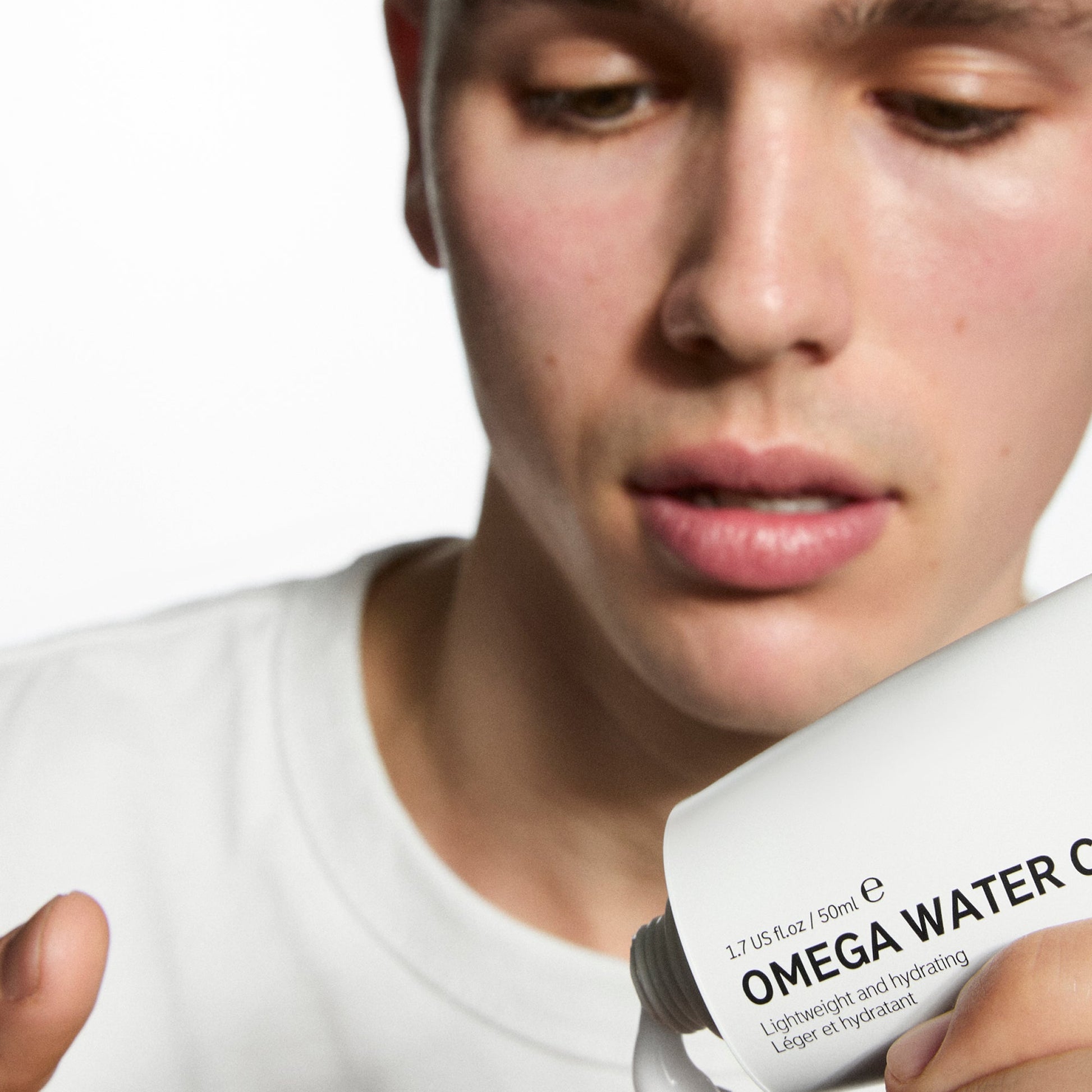 supersize-omega-water-cream-100ml-l2 Omega100_Model_2000x2000_62065fcd-8c1b-4831-aefc-6f05325600fd.jpg