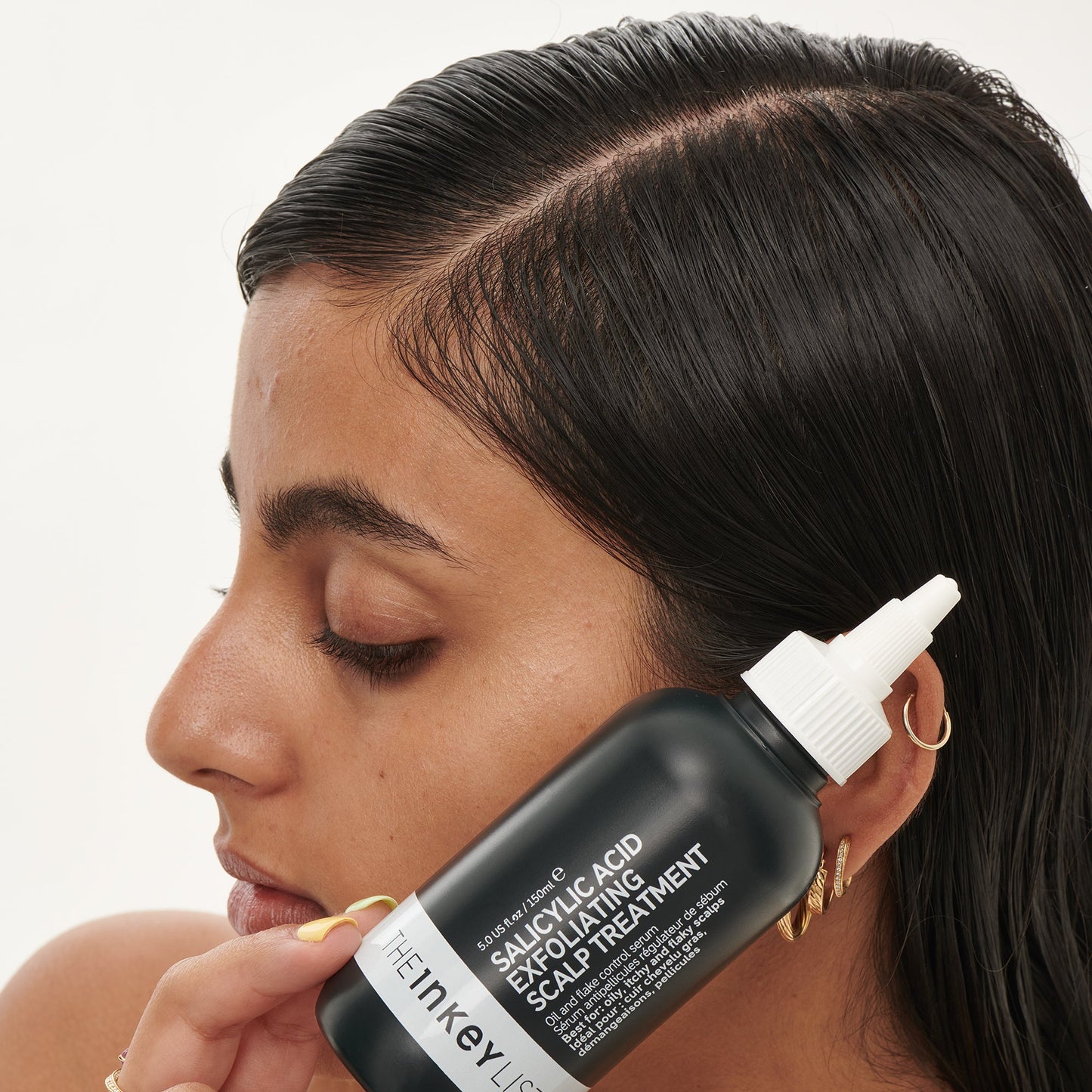 clean-and-healthy-scalp-duo-b5 SallyHAIR_ModelLifestyle_2e55b949-fa6c-43b1-8dc6-497be78c74bb.jpg